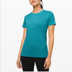 Lululemon breeze by short sleeve squad shirt